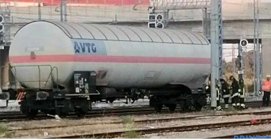 Perdita di gas infiammabile sulla flangia del penultimo vagone   